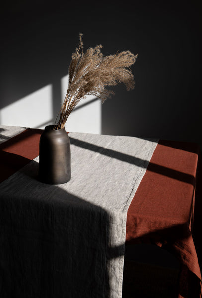 Glamžyto lino terakotos spalvos staltiesė