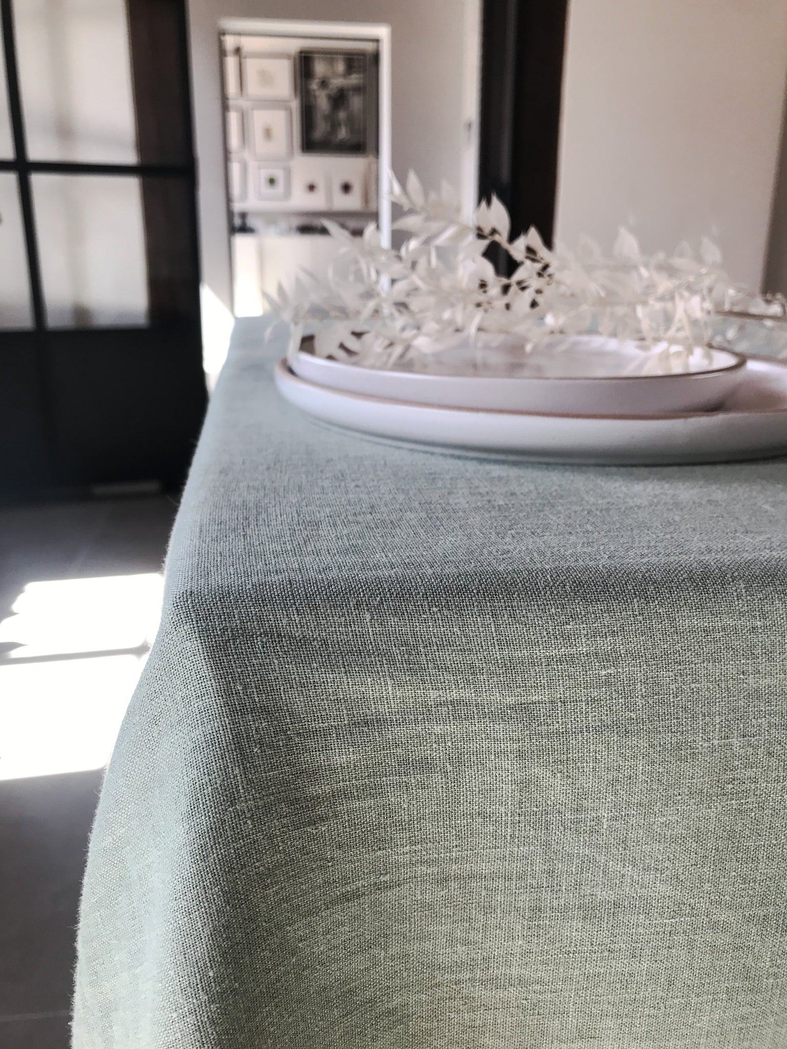 Glamžyto lino pistacijų žalios spalvos staltiesė