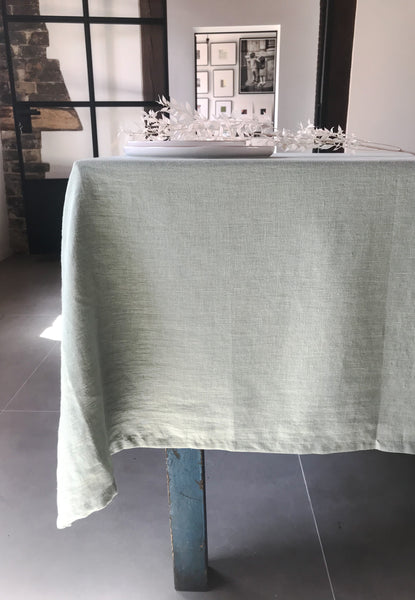 Glamžyto lino pistacijų žalios spalvos staltiesė