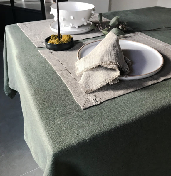 Glamžyto lino miško žalios spalvos staltiesė