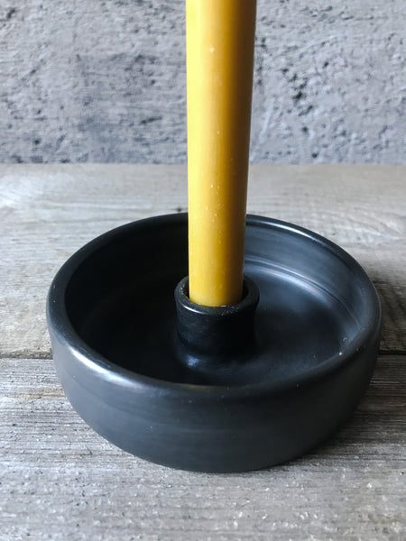 Juodosios keramikos klasikinė žvakidė